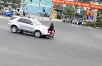 Nghị định 168 - Lỗi trừ 10 điểm GPLX: Điều khiển xe không nhường đường khi từ đường nhánh ra đường chính, gây TNGT