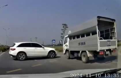 Nghị định 168 - Lỗi trừ 2 điểm GPLX ô tô: Không nhường đường tại đường giao nhau theo quy định