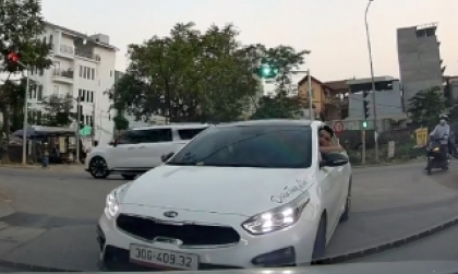 Nghị định 168 - Lỗi trừ 2 điểm GPLX ô tô: Đi vào đường cấm, có biển cấm loại phương tiện đang điều khiển