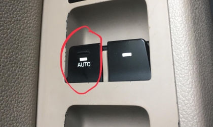 Làm sao để auto cửa kính trên Hyundai Elantra?