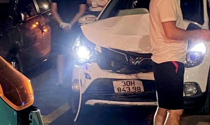 Ảnh TNGT: Huynh đệ tương tàn - VinFast Fadil đâm bẹp đuôi VinFast VF e34