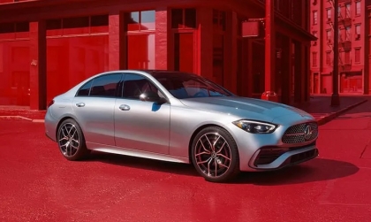 Bảng giá xe Mercedes-Benz tháng 3: C-Class được giảm giá tới 260 triệu đồng