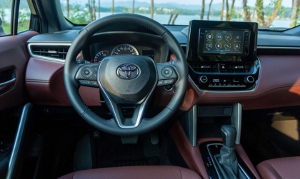 Làm sao kết nối không dây đến màn hình của Corolla Cross?