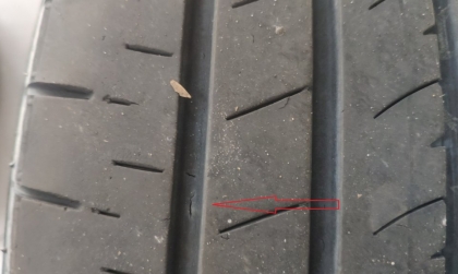 Honda City bị nứt lốp ở cả 4 bánh, có nên thay không các cụ?