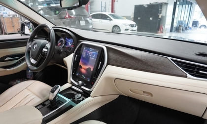 Xử lý thế nào với xe Lux A bị cong thước lái?