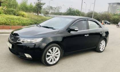 Nẹp cửa kính xe Kia Cerato bị bong thì xử lý thế nào?