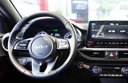 Hỏi về tiếng ù ù khi chạy xe Kia K3 trên 90 km/h?
