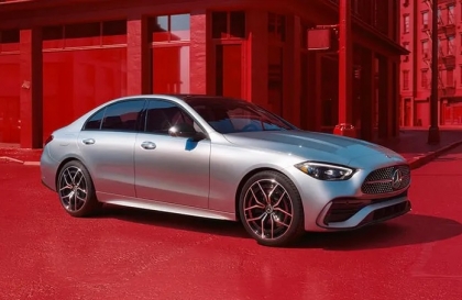 Bảng giá xe Mercedes-Benz tháng 1: C-Class được ưu đãi 50% lệ phí trước bạ