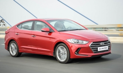 Hyundai Elantra bị mùi xăng sống là do đâu?
