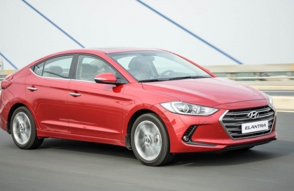 Hyundai Elantra bị mùi xăng sống là do đâu?