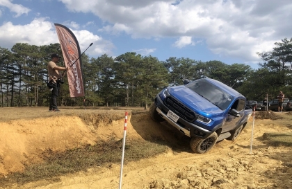 Ford chính thức phản hồi về sự việc động cơ diesel 2.0L bị chảy dầu