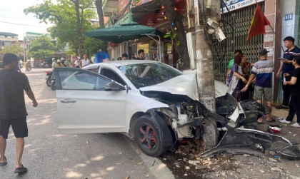 Ảnh TNGT: Hyundai Elantra BKS 14A 41866