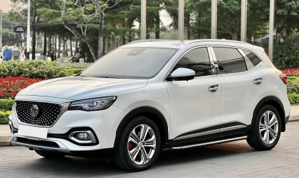 MG HS gài số lùi hoặc tiến, bắt đầu đi có tiếng sạch sạch kiểu như lỗi hộp số