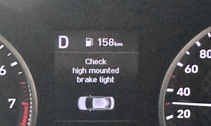 Xe Elantra báo lỗi này là sao, xin cách khắc phục ạ?