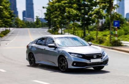 Có bác nào bị tình trạng Honda Civic cạ gầm kêu cạch cạch khi leo lề không?