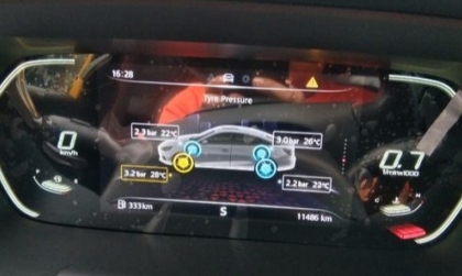 Một lốp xe MG5 báo thế này là lỗi gì ạ?