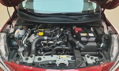 Thay ắc quy xong xe Nissan Almera báo lỗi động cơ thì xử lý sao?