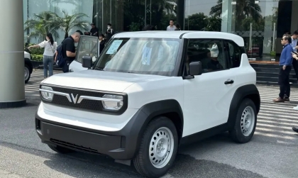 Xe VF 3 lỗi không hiện camera lùi khi sang số R phải xử lý sao?