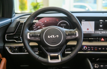 Vô lăng kia sportage giật khi đề nổ là sao?