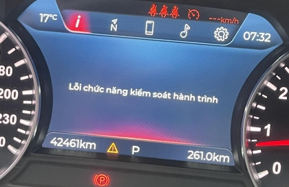 Khắc phục thế nào với xe VinFast Lux A báo lỗi kiểm soát hành trình?