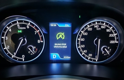 Suzuki XL7 bị lỗi tính năng ngắt động cơ thế này là sao?