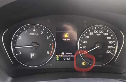 Vì sao Honda HR-V hiện hình chữ i màu vàng trên đồng hồ?