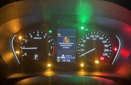 Cảnh báo này trên Honda HR-V là bị sao?