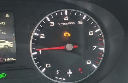 MG ZS báo đèn vàng trên đồng hồ là lỗi gì?