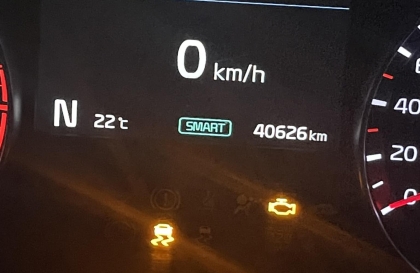 Kia Cerato báo trên đồng hồ như này có phải thay dầu?