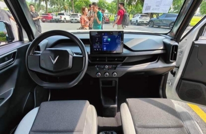 Sao VinFast VF 3 mới up phần mềm mà cứ tắt máy là sai giờ?