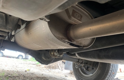 Sao ống xả xe Ford Ranger bị hở sau 1 năm sử dụng thế này?