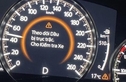 Mazda 3 báo lỗi này trên màn hình là thế nào các bác?