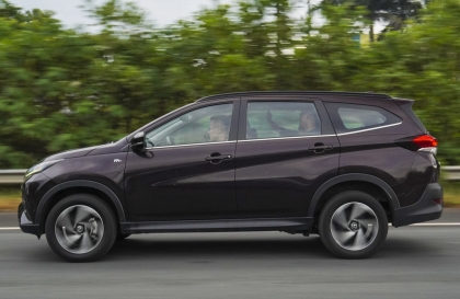 Các bác giúp em bắt bệnh xe Toyota Rush đi bồng bềnh với!