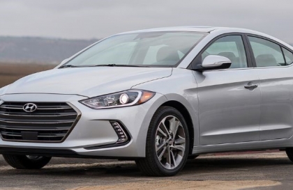 Sao xe Hyundai Elantra kêu to ghi lên vòng tua 2000 nhỉ?