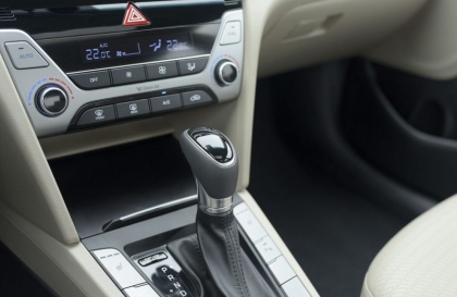 Điều hòa xe Hyundai Elantra hơi yếu thì phải xử lý sao?