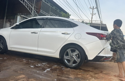 Xin tư vấn lỗi chìa khóa của Hyundai Accent giúp em với
