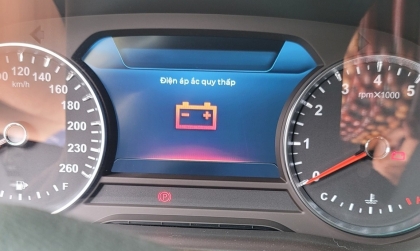 VinFast Lux A nhanh hết bình thì phải làm gì để khắc phục?