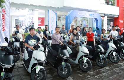 Thế giới 2 bánh: Honda bàn giao những mẫu xe điện CUV e: đầu tiên cho khách hàng tại Việt Nam