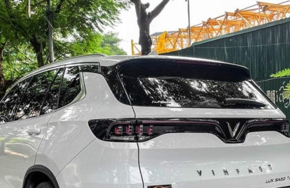 Làm sao khắc phục đèn xe Lux SA bị hấp hơi nước?