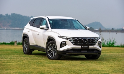 Đèn xe Hyundai Tucson bị thế này là sao thế?