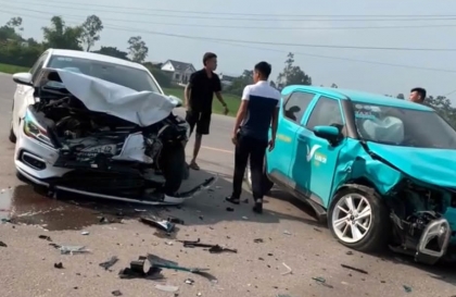 Ảnh TNGT: Đâm phải VinFast VF 5, MG5 tan nát không nhận ra hình hài