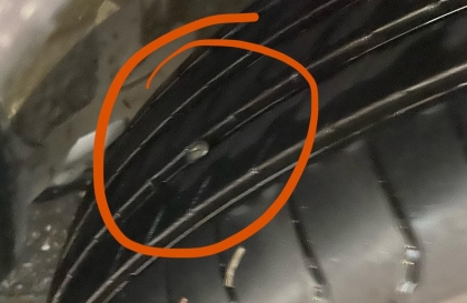 Sao xe Toyota Corolla Cross không bị xẹp lốp thế các bác?