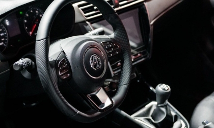 Làm sao chỉnh âm thanh to lên khi kết nối apple carplay trên MG5?