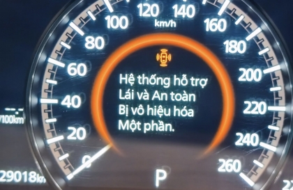 Mazda3 hiện lỗi trên đồng hồ này là bị sao các bác ơi?