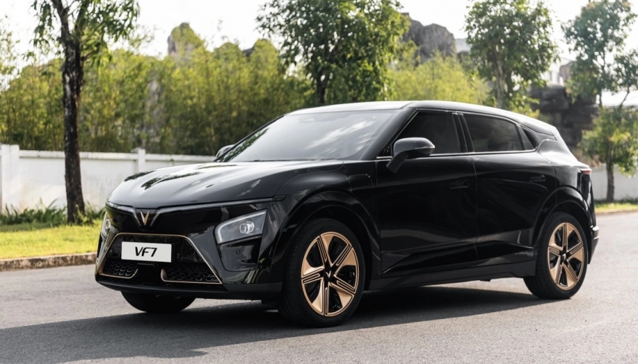 Tình trạng không khóa cửa được của VF7 có cách nào khắc phục không?