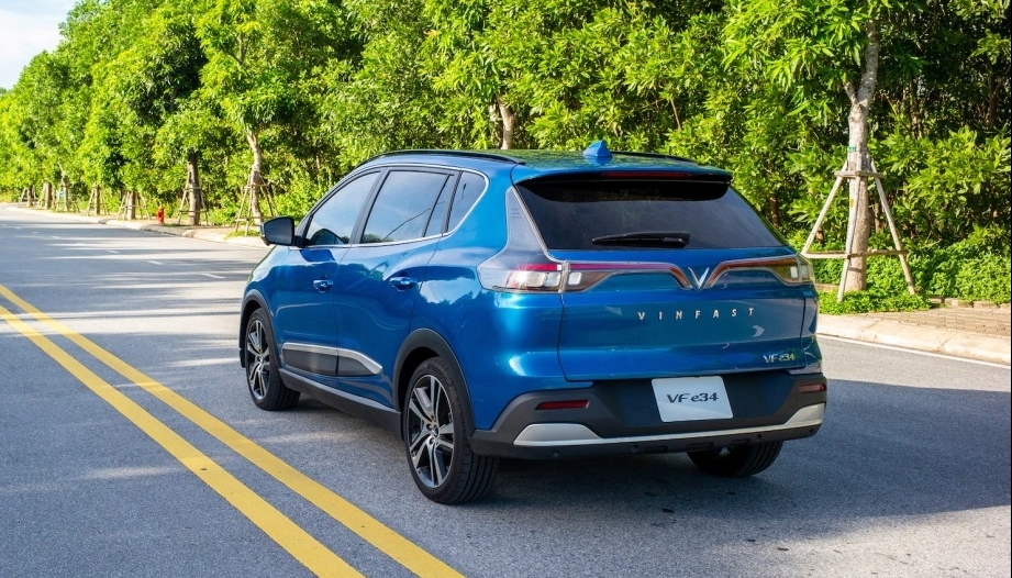 Xin tư vấn lỗi cảm biến sau của Vinfast VF e34