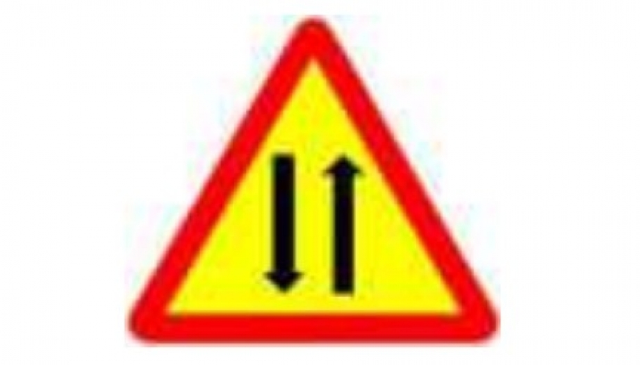 Nhóm biển báo nguy hiểm và cảnh báo: Biển số W.204 có ý nghĩa gì?