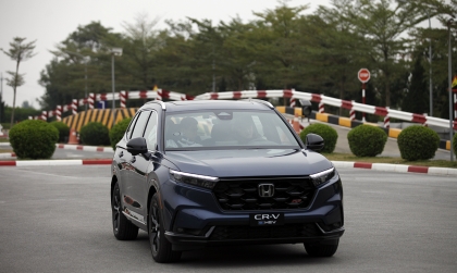 Honda CR-V e:HEV lắp ráp tại Phú Thọ có giá bán 1,17 tỷ đồng và 1,25 tỷ đồng
