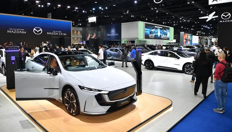 Xe Xanh: Mazda gây sốc với giá bán mẫu sedan chạy điện Mazda 6e