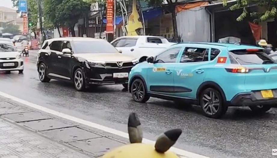 Ý thức Giao thông: Anh lớn VinFast VF 9 thay mặt